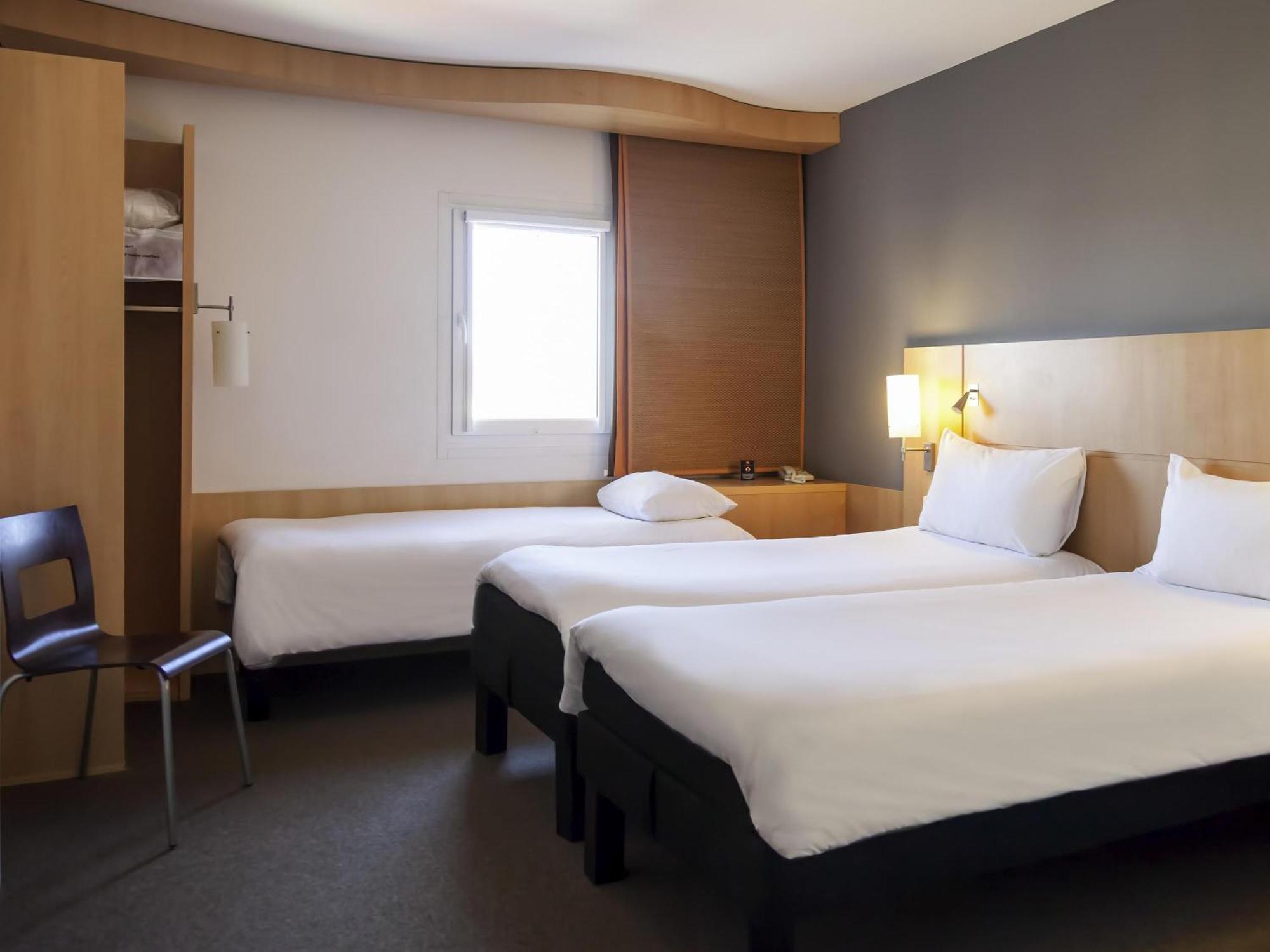 Standard Room Three Single Beds
